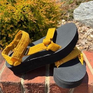 Teva Flatform Universal Sandals